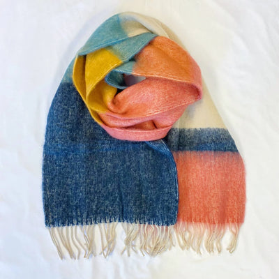 winter scarf with fringes and color blocks