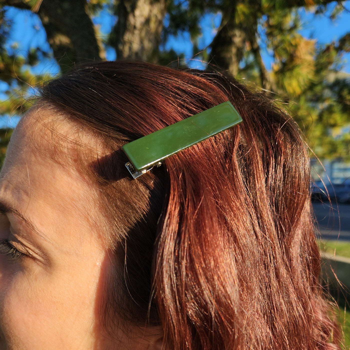 moss green hair clip on model