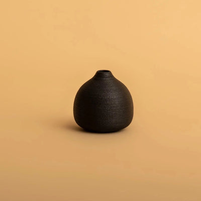 micro vase in black